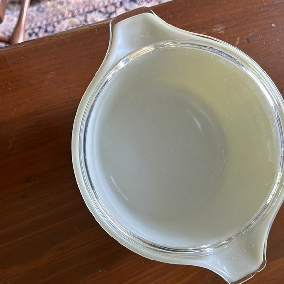 Vintage Pyrex Olive Green Pyrex 1 1/2 Quart Casserole Dish with Lid - Picture 3 of 6